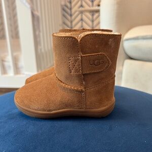 UGG Kids Keelan Brown Suede Boots. Size 5